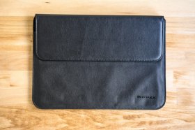 laptop-sleeves-cases-9318-snugg-leather-sleeve
