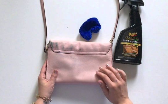 How to clean my Leather Purse?