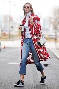 Karlie Kloss Miu Miu Club Bag