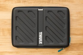 laptop-sleeves-cases-9505-thule-gauntlet